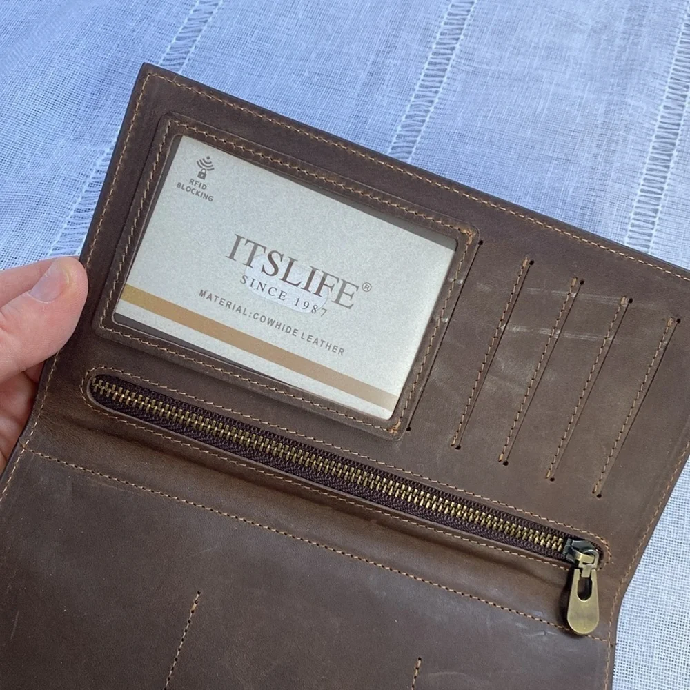 It’s Life RFID NWOT vintage look genuine leather wallet.